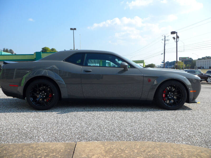 2023 Dodge Challenger SRT photo 10