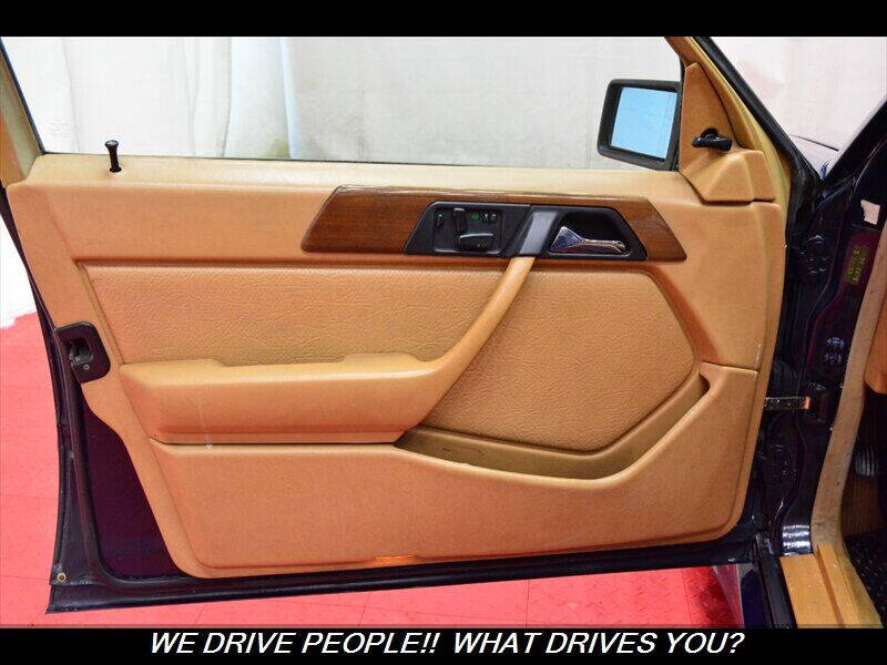 1987 Mercedes-Benz 300-Class 300 E