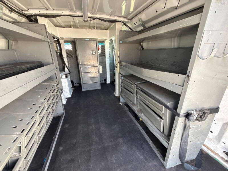 2011 Ford E-Series E-350 SD