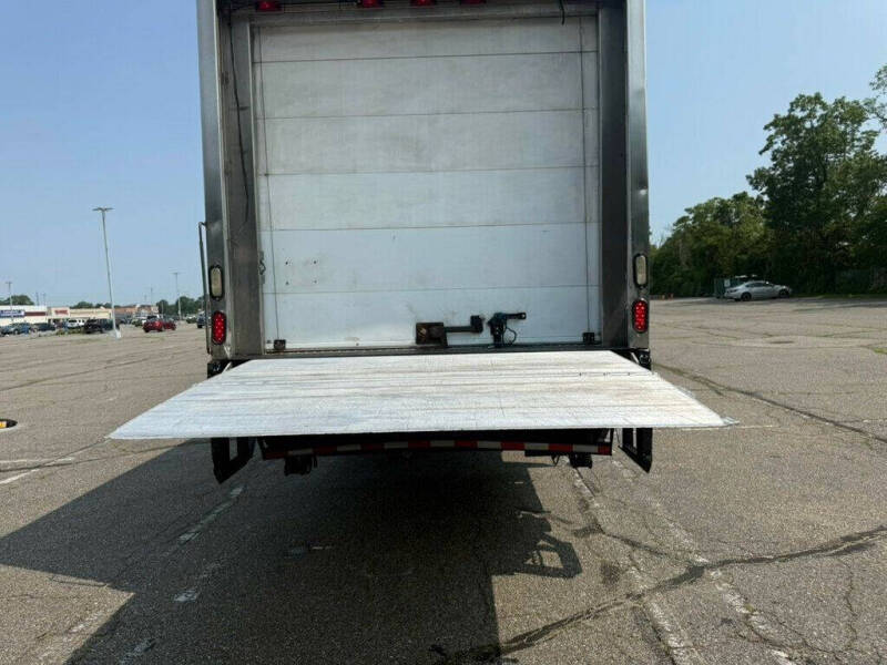 2016 Freightliner M2 106