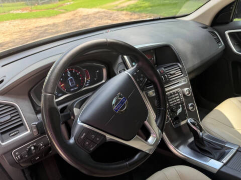 2016 Volvo XC60 T5 Drive-E Premier