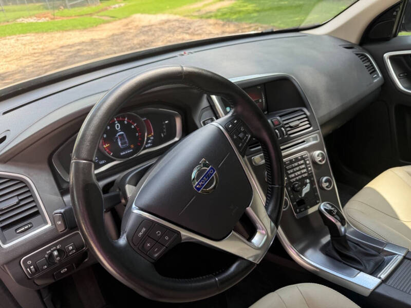 2016 Volvo XC60 T5 Drive-E Premier