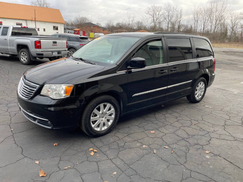 2014 Chrysler Town & Country Touring photo 3