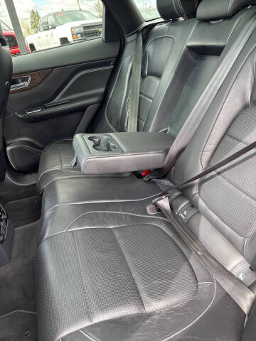 2017 Jaguar F-PACE 35t R-Sport