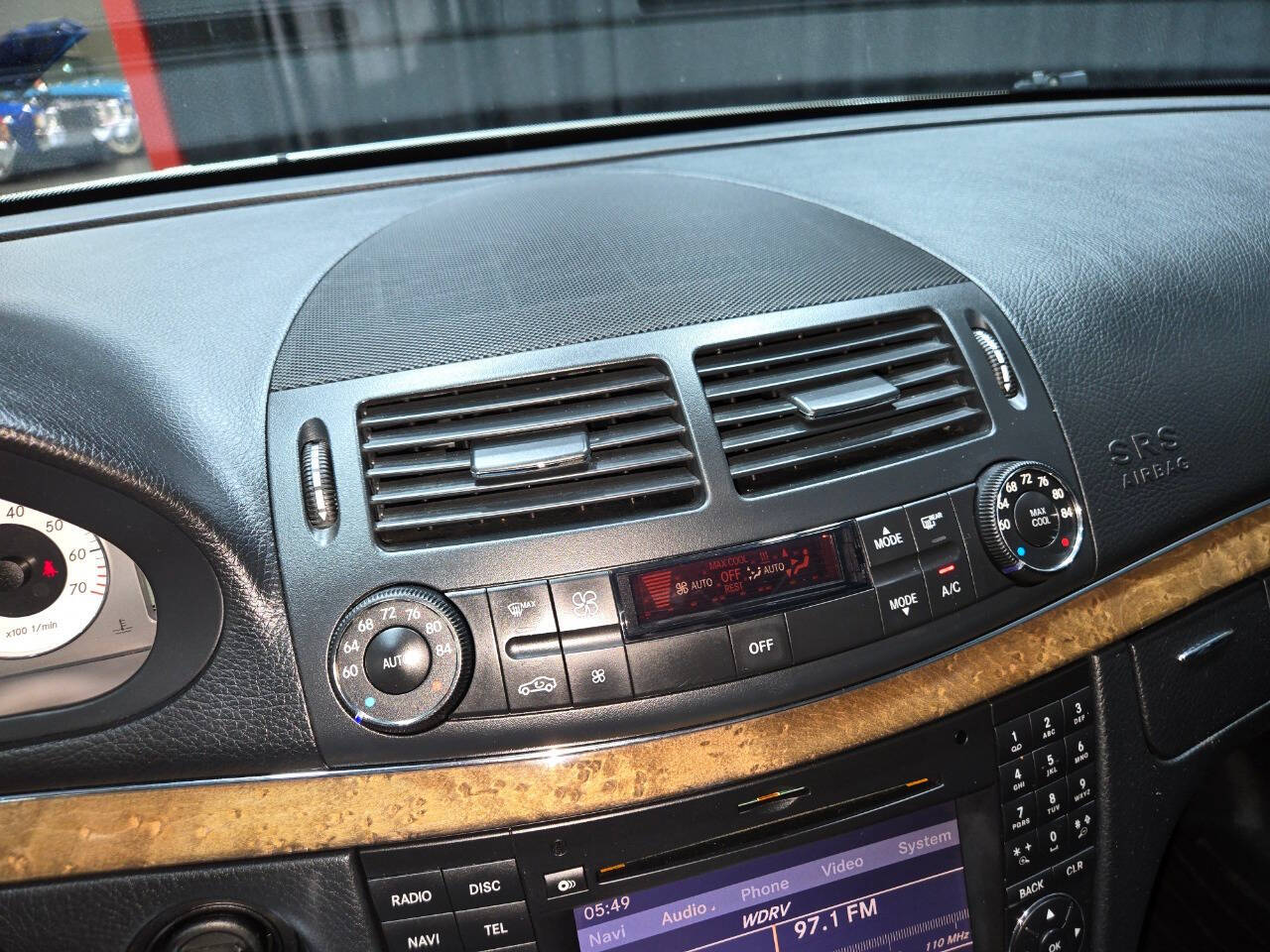 2009 Mercedes-Benz E-Class 76