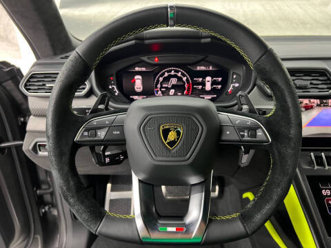 2022 Lamborghini Urus