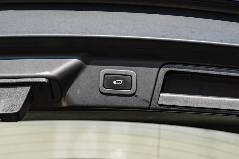 2019 Land Rover Range Rover Velar P250 R-Dynamic SE