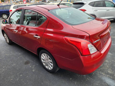 2012 Nissan Versa 1.6 SL