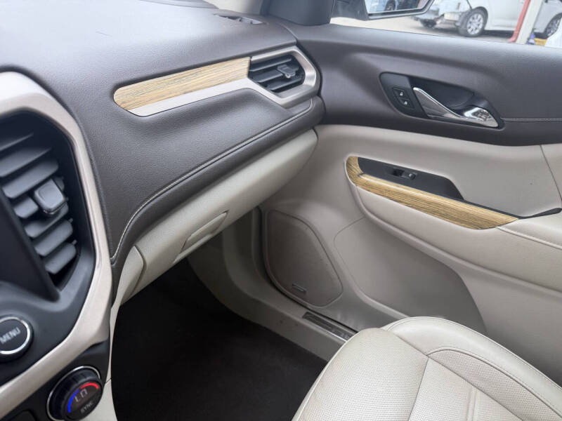 2019 GMC Acadia Denali