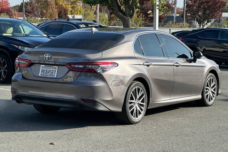 2024 Toyota Camry Hybrid XLE