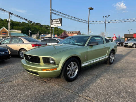2005 Ford Mustang for sale at SOUTH FIFTH AUTOMOTIVE LLC in Marietta OH