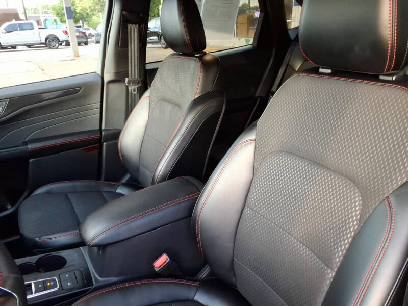 2025 Ford Escape ST-Line Select