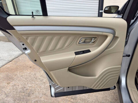 2015 Ford Taurus