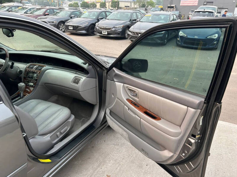 2004 Toyota Avalon