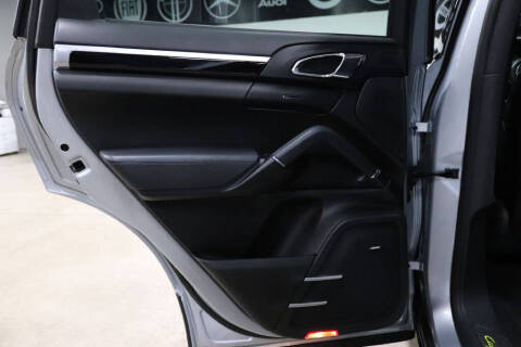 2017 Porsche Cayenne S E-Hybrid Platinum Edition