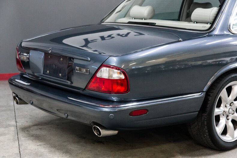 2001 Jaguar XJR