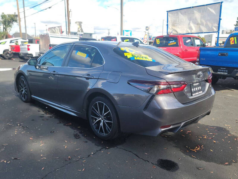 2021 Toyota Camry SE photo 7