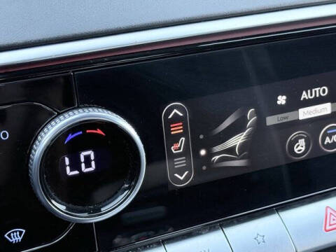 2022 Genesis GV70 2.5T Standard