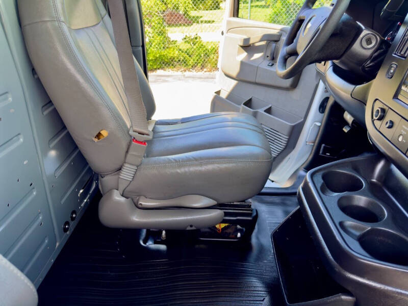 2017 Chevrolet Express 2500