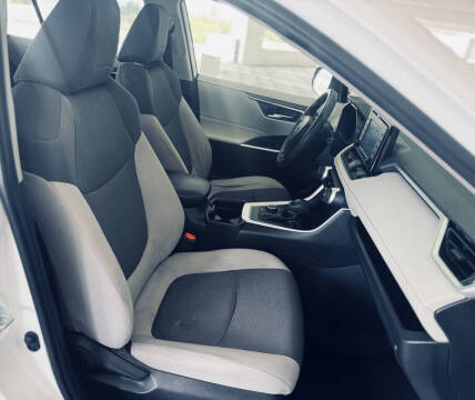 2020 Toyota RAV4 Hybrid XLE