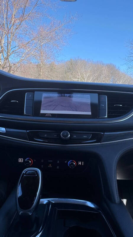 2020 Buick Enclave Essence