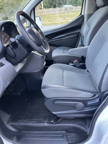 2017 Nissan NV200 SV