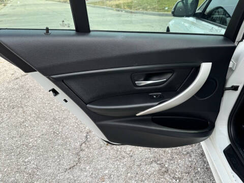 2015 BMW 3 Series 320i