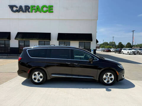 2017 Chrysler Pacifica Touring-L Plus
