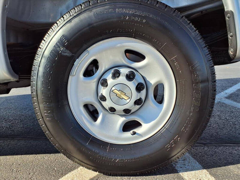 2025 Chevrolet Express 2500