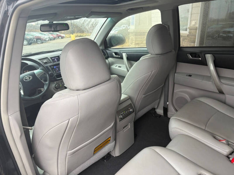 2013 Toyota Highlander SE