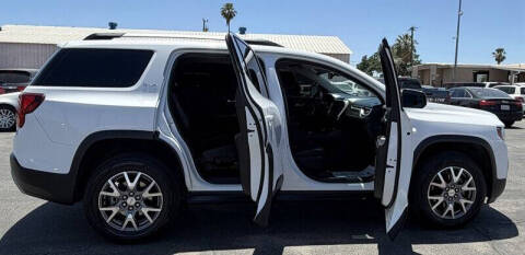 2023 GMC Acadia SLT