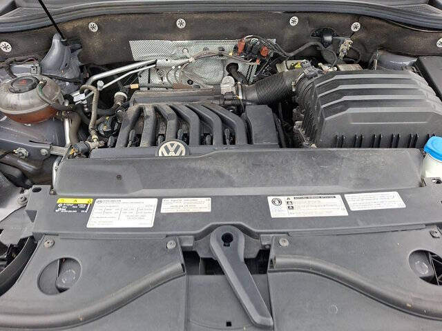 2020 Volkswagen Atlas Cross Sport V6 SEL R-Line 4Motion