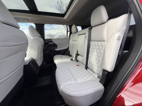 2025 Mitsubishi Outlander PHEV SEL