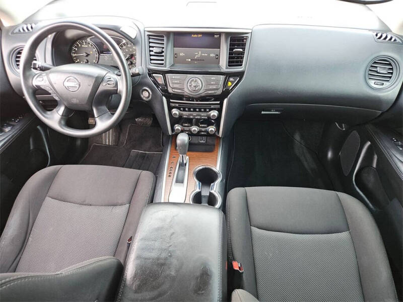 2020 Nissan Pathfinder S