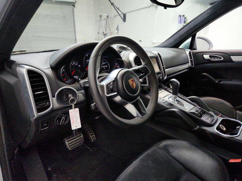 2016 Porsche Cayenne GTS