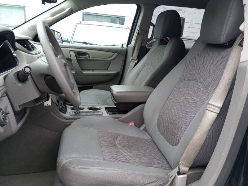 2017 Chevrolet Traverse LS