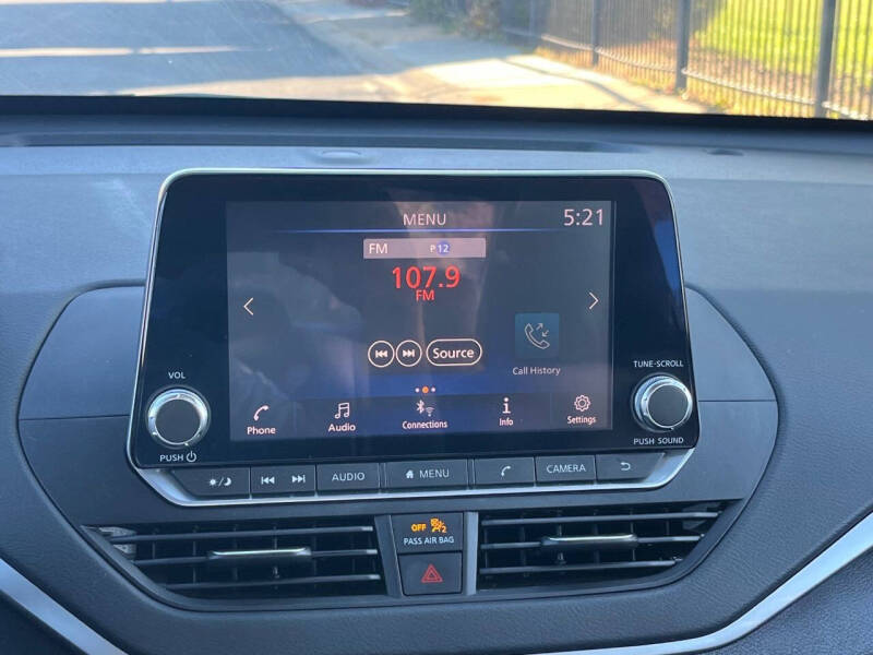 2022 Nissan Altima 2.5 SV