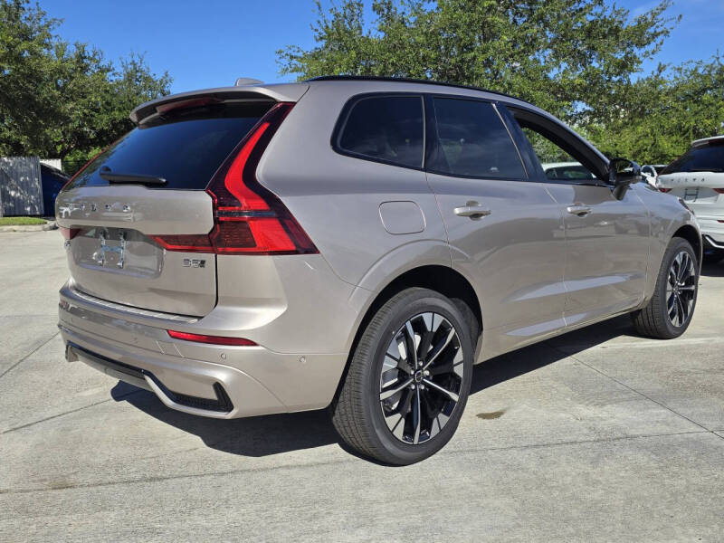 2026 Volvo XC60 B5 Plus