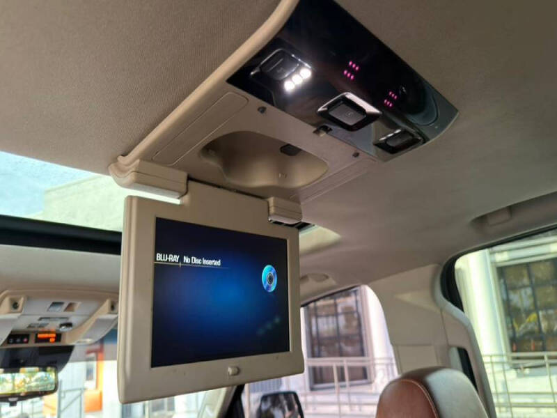 2017 Cadillac Escalade ESV Premium Luxury