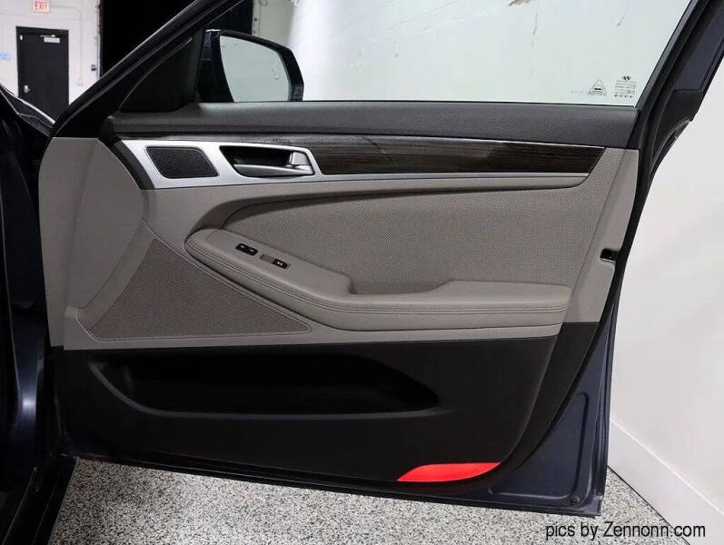 2015 Hyundai Genesis