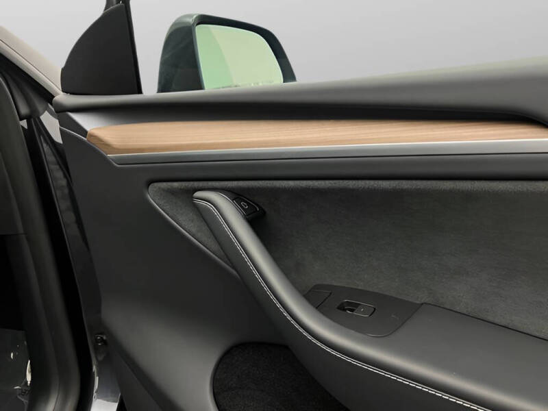 2025 Tesla Model Y Long Range