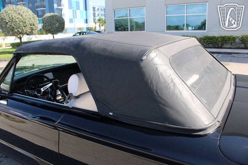 1964 Ford Thunderbird