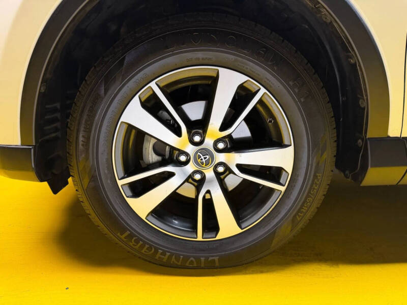 2017 Toyota RAV4 XLE