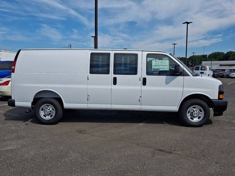 2026 Chevrolet Express 2500