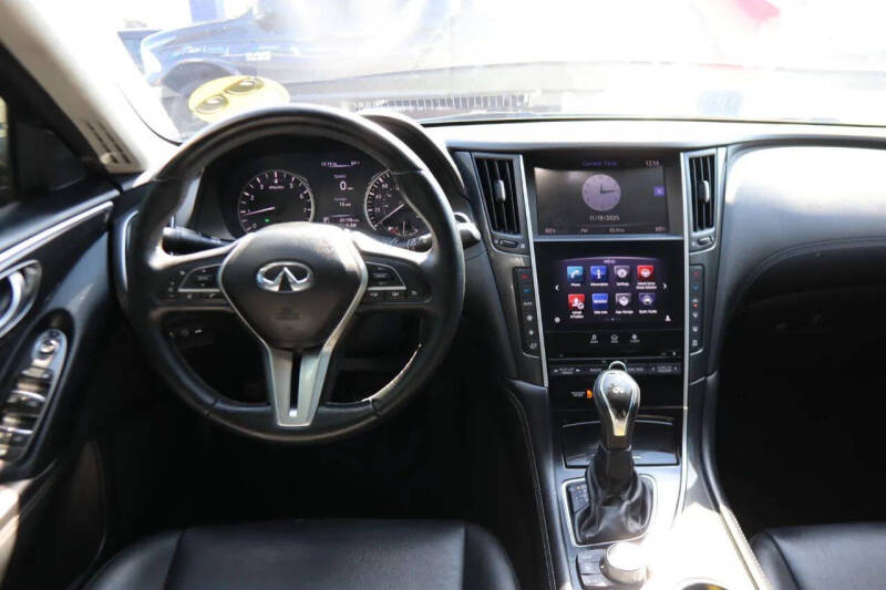 2018 Infiniti Q50 2.0T Luxe