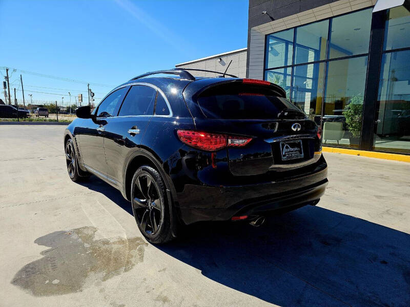 2016 INFINITI QX70 Base photo 3