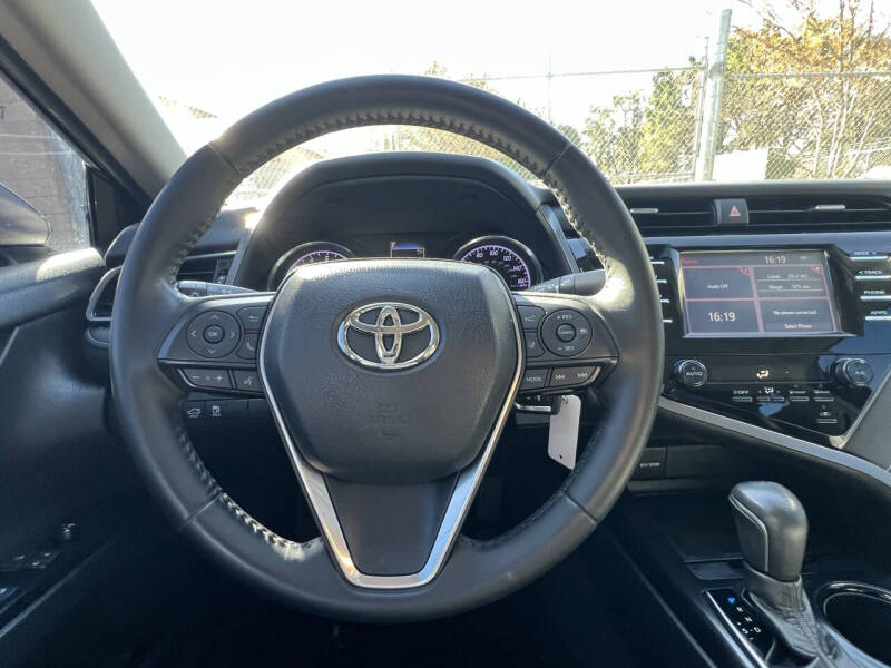2019 Toyota Camry SE