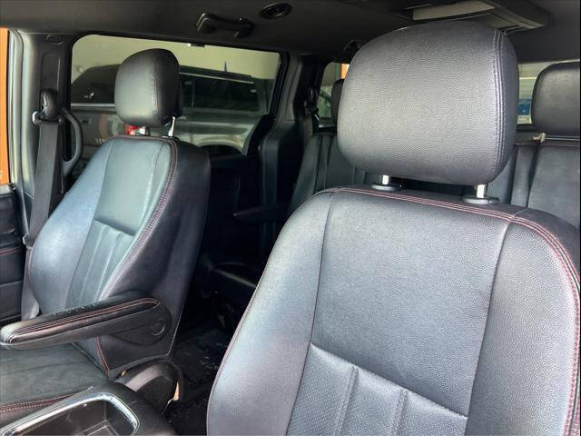 2016 DODGE Grand Caravan Minivan - $9,897