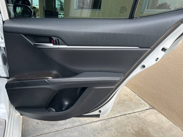 2023 Toyota Camry Hybrid XLE