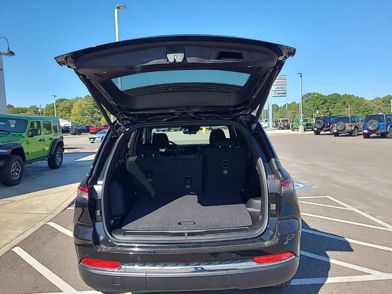 2025 Jeep Grand Cherokee Laredo X